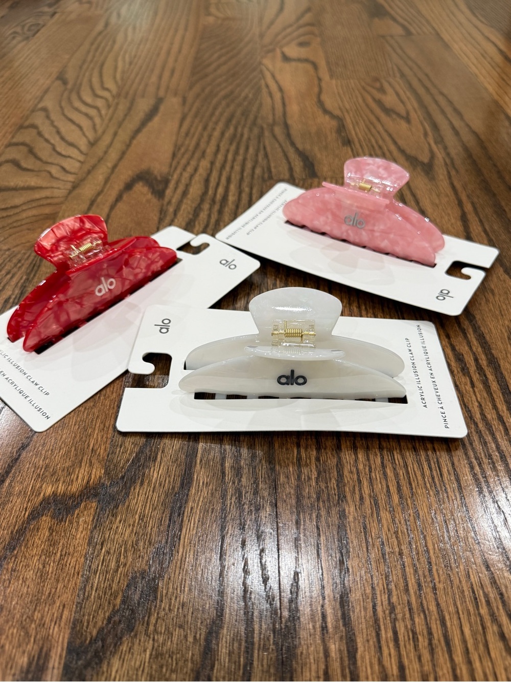 Alo Acrylic Illusion Claw Hair Clips set of 3 brand new